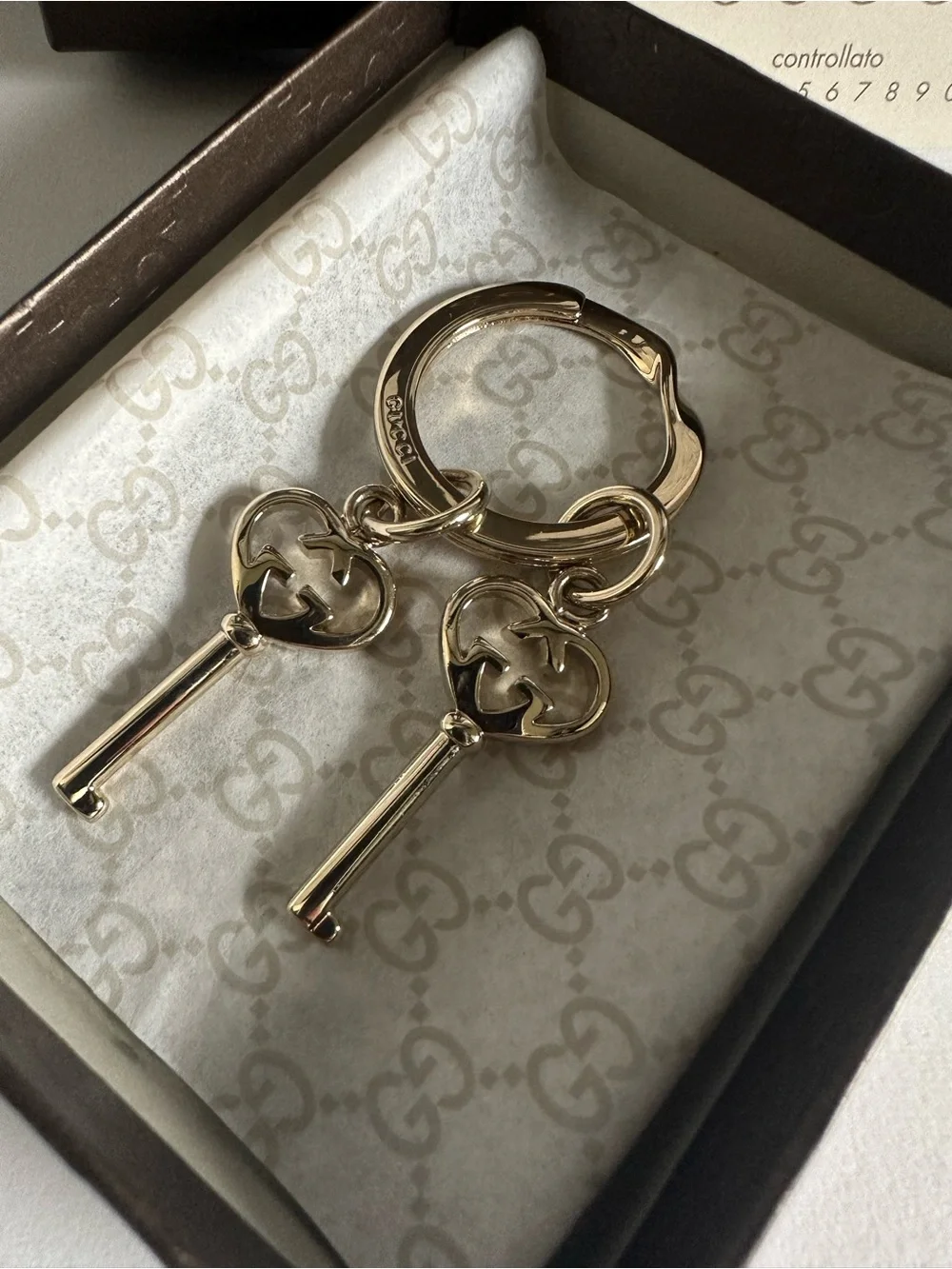 Gucci Interlocking GG Double Heart Key Ring Bag Charm Gold Tone with Box